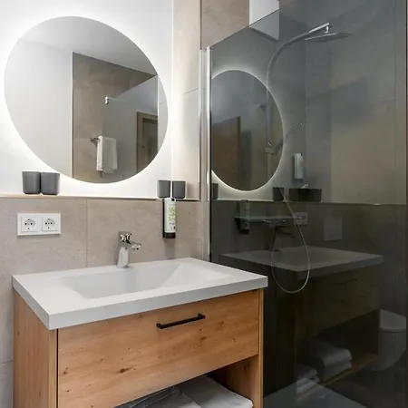 Zeitlang By Roesslwirt Hotell 5*